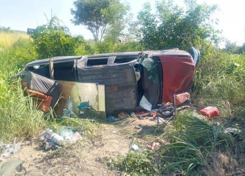 Volcó vehículo de una familia