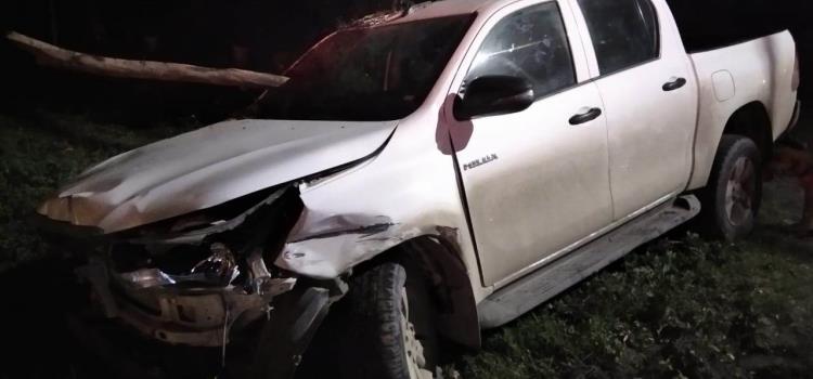 Chocó camioneta contra una casa Chocó camioneta contra una casa