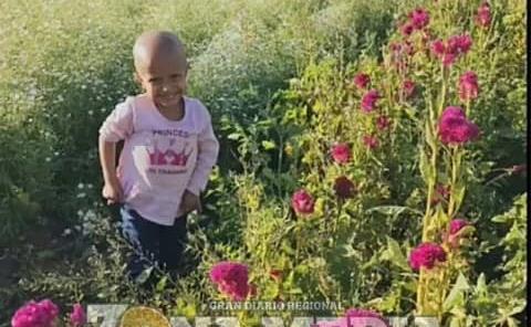 Antorcha apoya a niña con cáncer