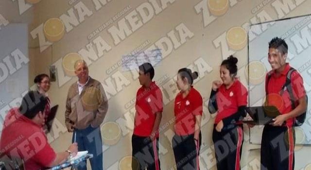 No les pagan a los maestros de prepa No les pagan a los maestros de prepa