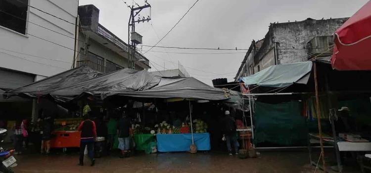 Aguas negras en el mercado Aguas negras en el mercado