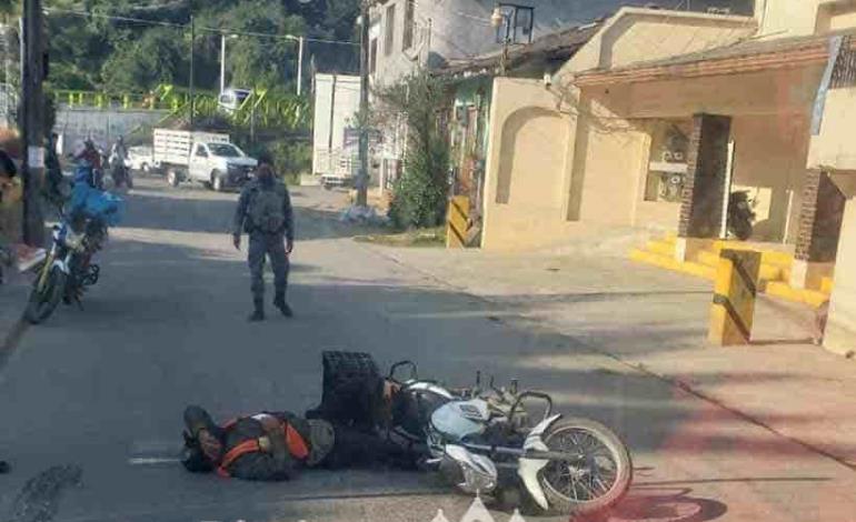 Joven motociclista herido al derrapar