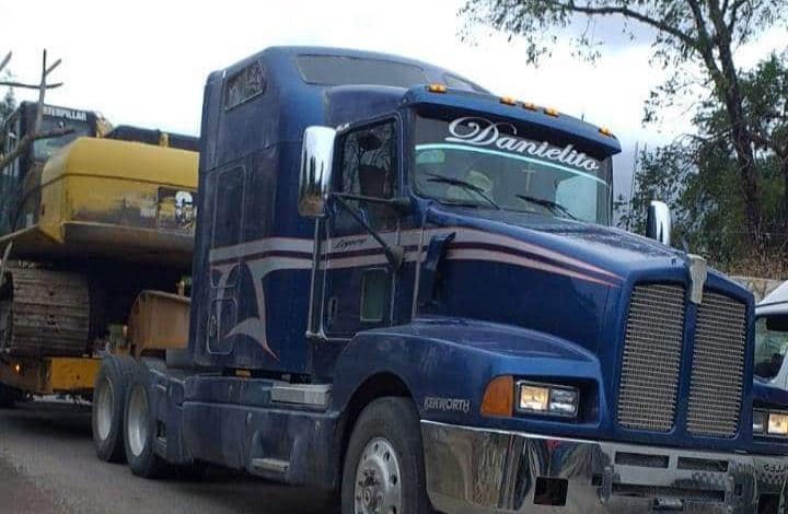 Ayuntamiento metió máquina a terreno
