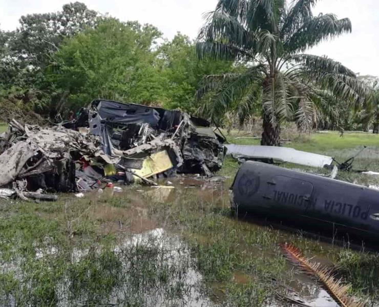 Mueren cinco al caer helicóptero 

