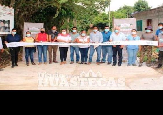 Inaugura obras Erika Saab Lara