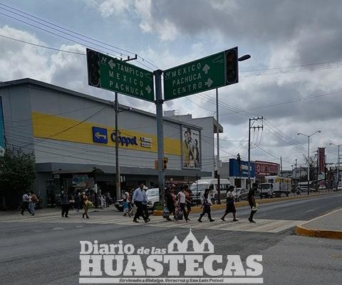 Urge instalar un puente peatonal