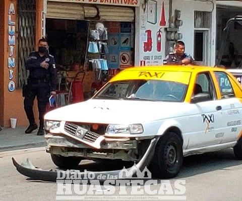 Ruletero chocó contra un auto