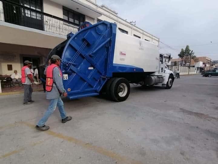 Camiones de la basura deben ser desinfectados