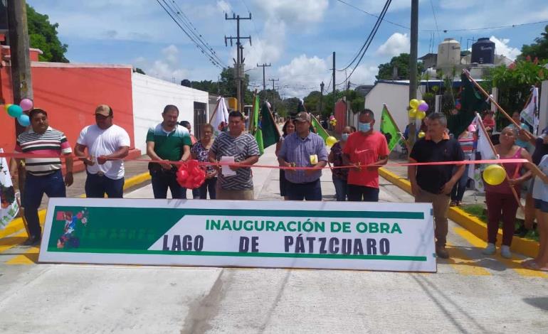 Alcalde entregó calle en Obrera