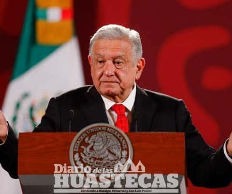 AMLO recuerda a víctimas de sismos