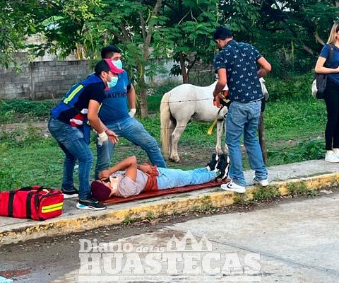 Estudiante lesionado al derrapar en su moto