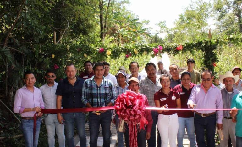 Inaugura rampeo en Matlalapa Edil