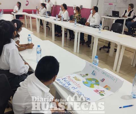 Niños y autoridades deliberan resultados