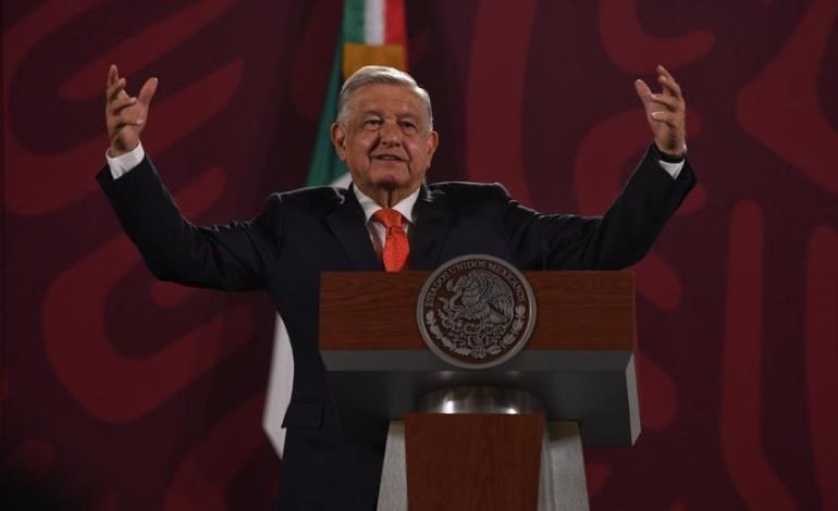 Destaca Obrador salud y economía