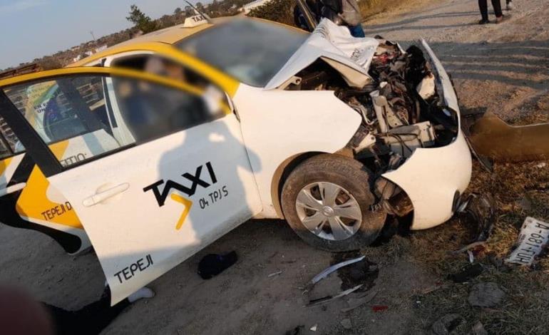 Taxi chocó contra auto