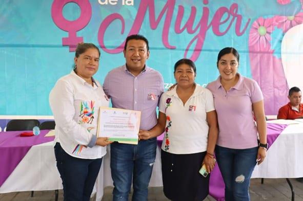 Conmemoraron el Día Internacional de la Mujer en Xochiatipan