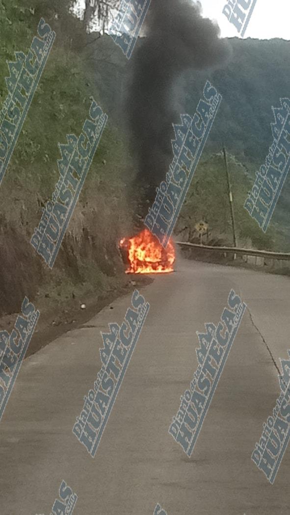 Ardió camioneta en La Cuesta