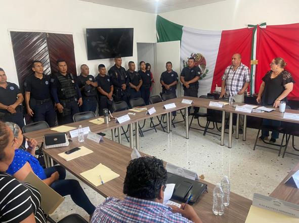 Entregaron credenciales para portación de armas en Orizatlán