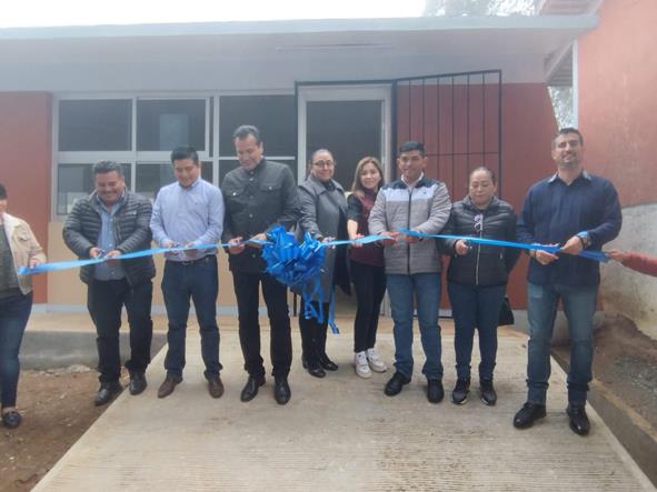 Inauguraron un salón de clases en Tlanchinol