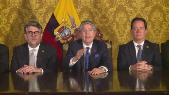 Presidente disuelve el Congreso de Ecuador