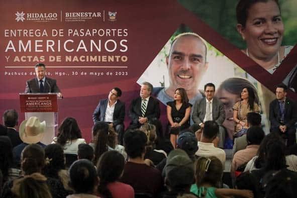Gobierno de Julio Menchaca Salazar brinda certeza jurídica a migrantes
