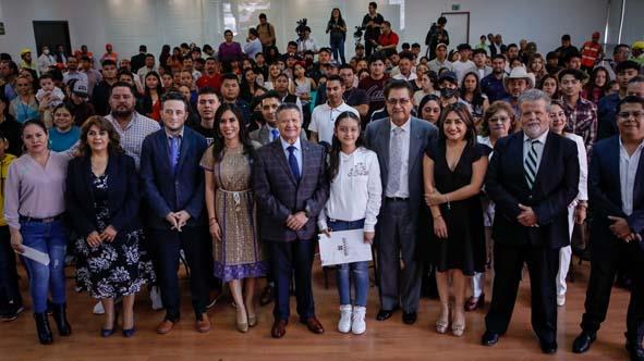 Gobierno de Julio Menchaca Salazar brinda certeza jurídica a migrantes