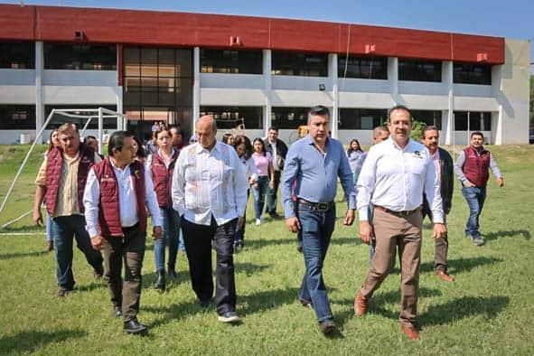 Natividad Castrejón recorrió municipios para conocer las necesidades del sector educativo