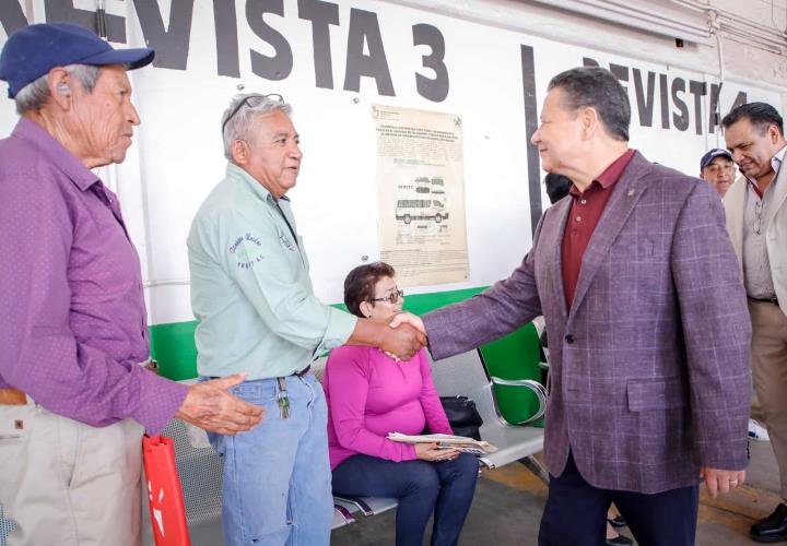 Supervisa Menchaca Salazar atención a concesionarios de transporte