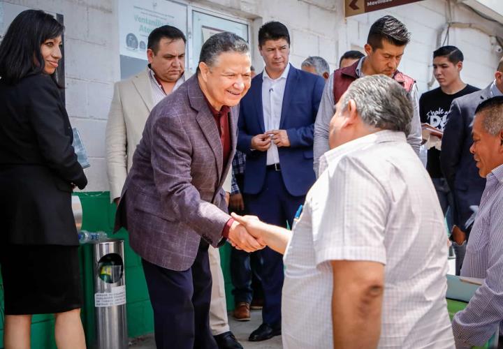 Supervisa Menchaca Salazar atención a concesionarios de transporte