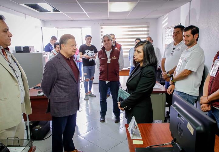 Supervisa Menchaca Salazar atención a concesionarios de transporte