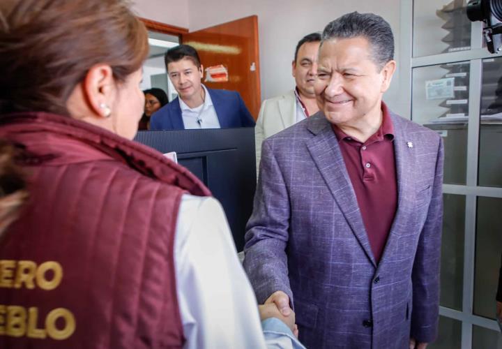 Supervisa Menchaca Salazar atención a concesionarios de transporte