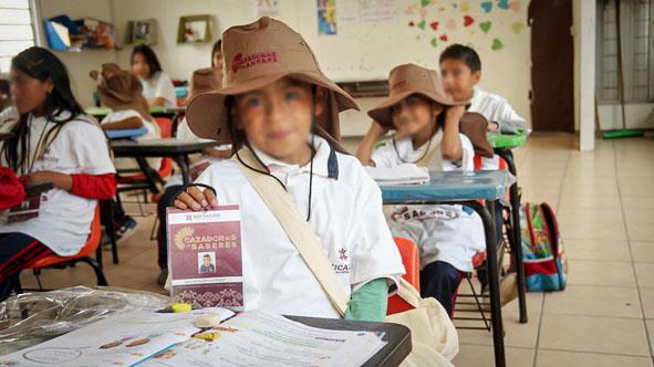 Alumnos de Acaxochitlán preservarán su cultura, lengua y tradiciones