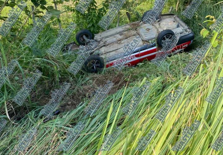 Taxi se fue al barranco