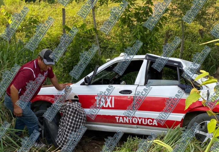 Taxi se fue al barranco