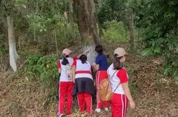 Estudiantes limpiaron el tramo carretero “El Arco”