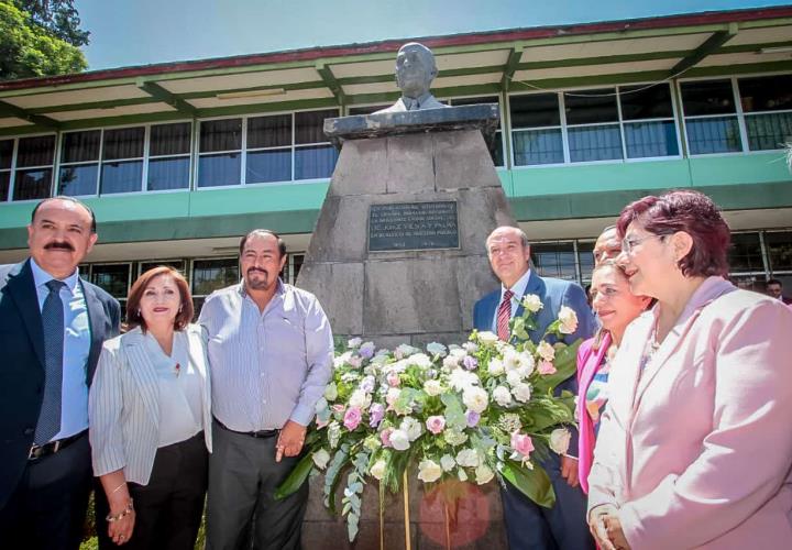 Natividad Castrejón visitó escuelas de la Comarca Minera