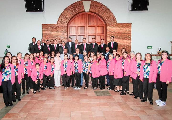 Natividad Castrejón visitó escuelas de la Comarca Minera