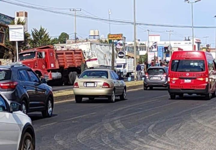 Chofer de tráiler murió aplastado