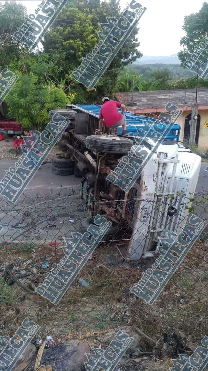 En Volcadura menor de edad resultó lesionado