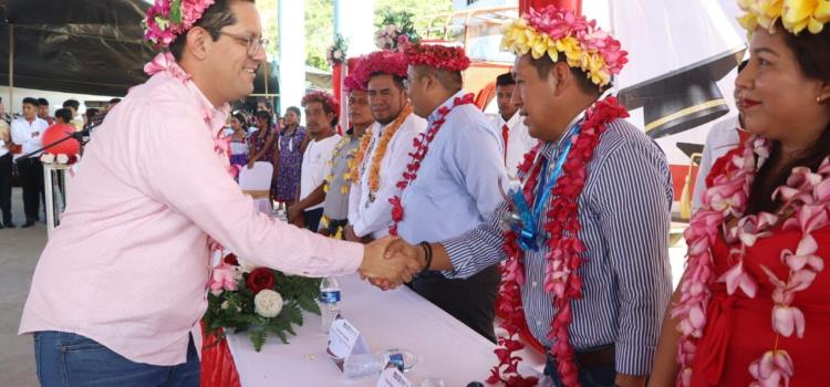 Oscar Bautista apadrinó generación de Telebachillerato 