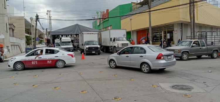 Caos vial por marcha gay