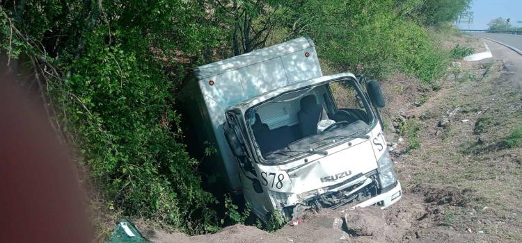 Camionero sufrió  salida de carretera