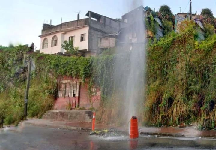 Enorme fuga de agua en plena crisis hídrica