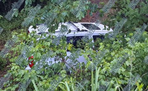 En la Alazán - Canoas camioneta cayó desde un puente 
