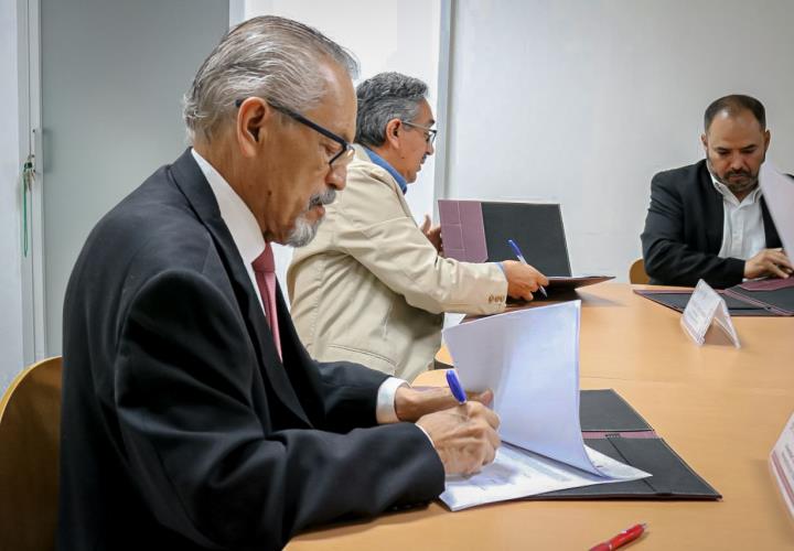 El CEH y la Universidad Tecnológica de la Zona Metropolitana del Valle de México firmaron convenio de colaboración