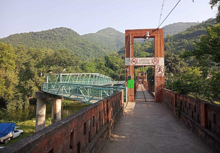 Sin iluminación puente de Tacial