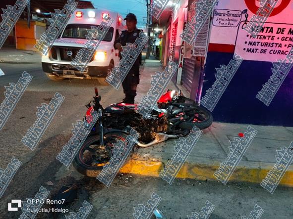 En la Constituyentes: camioneta embistió a un motociclista