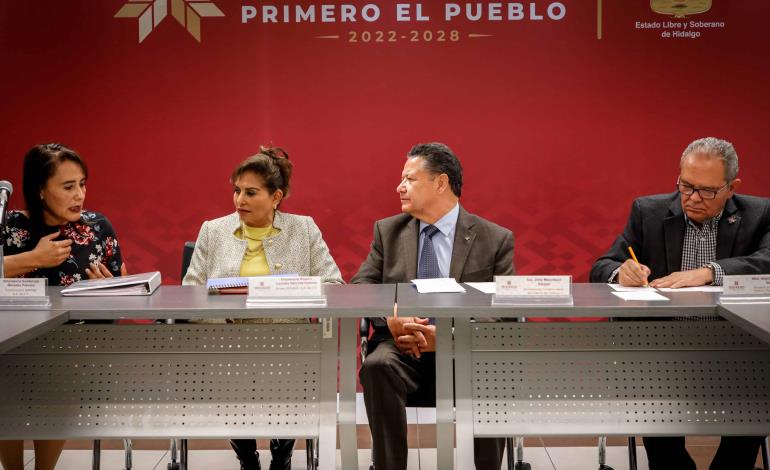 Sostiene Menchaca Salazar encuentro con empresarias de la construcción