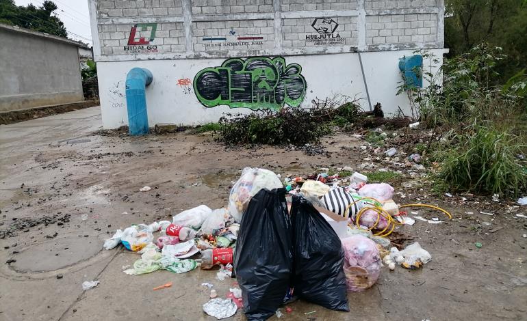 Cárcamos continúan siendo depósitos de basura