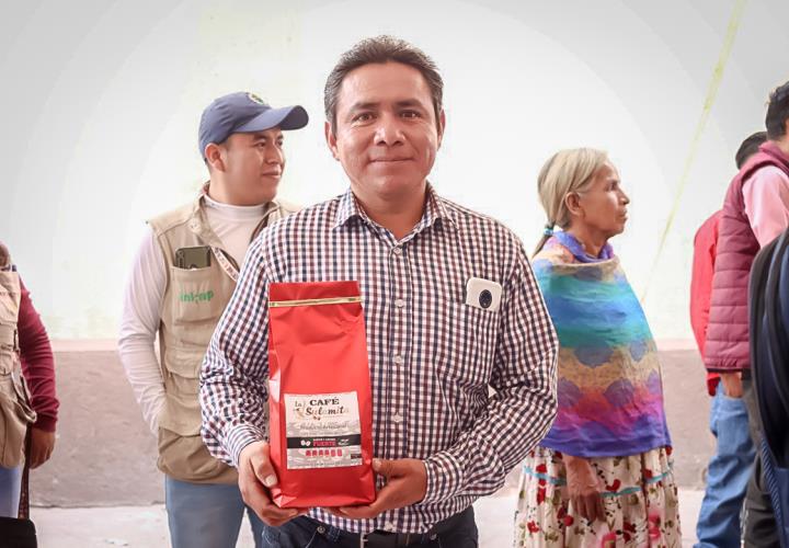 Gobierno de Hidalgo reitera total compromiso con los productores de café